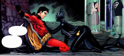robin-vs-batgirl.jpg