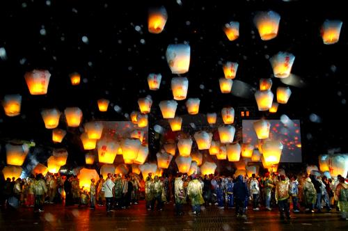 floating-lanterns