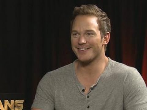 Chris Pratt Interrupts Interview To French Braid Intern’s Hair