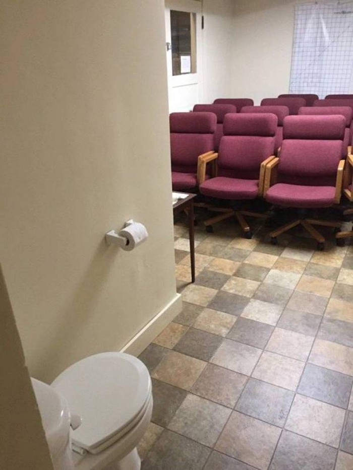 toilet viewing room.jpg
