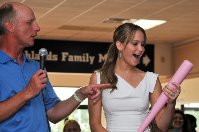 Jennifer Lawrence loves her pink bat.jpg