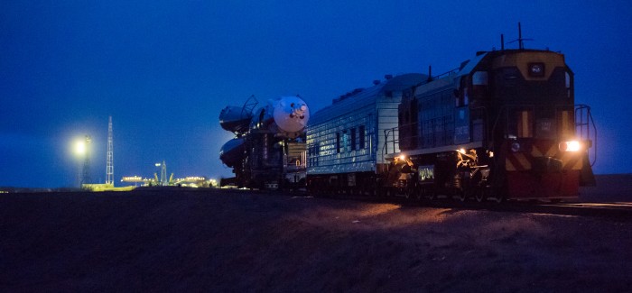 Exp 47 Soyuz Rollout (NHQ201603160008).jpg