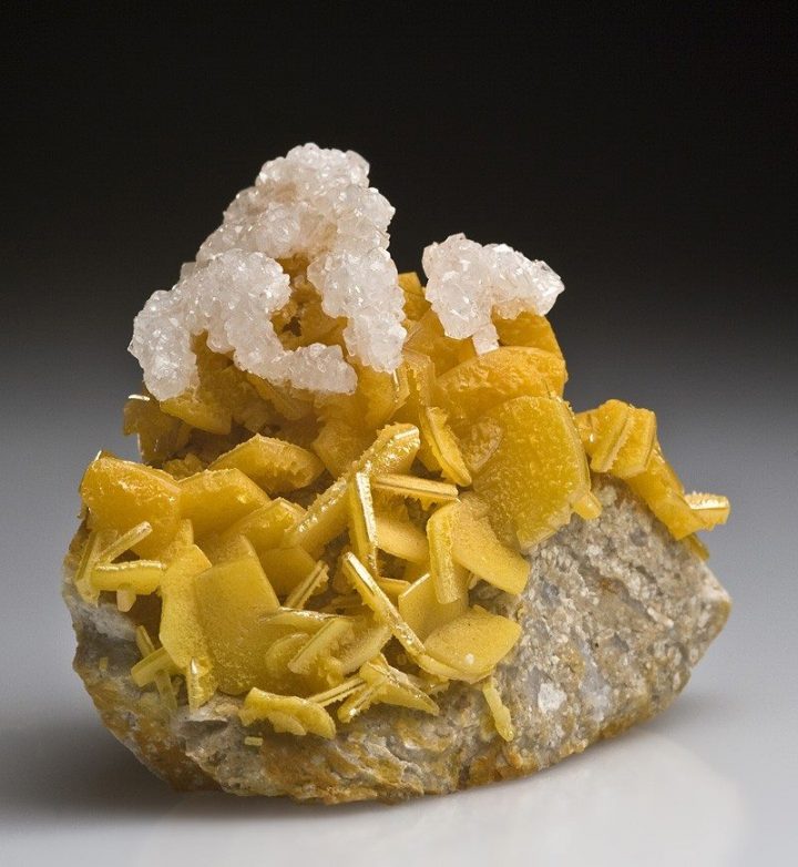 wulfenite-calcite