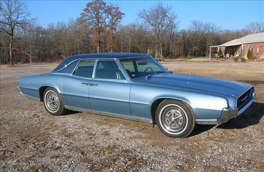 luxury-1967-ford-thunderbird