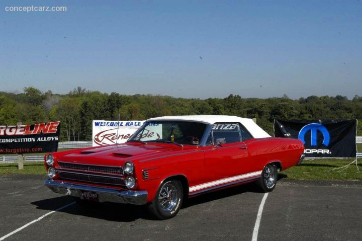 pony-1967-mercury-comet-caliente