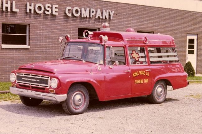 truck-1967-ihc-travelall-ambulance