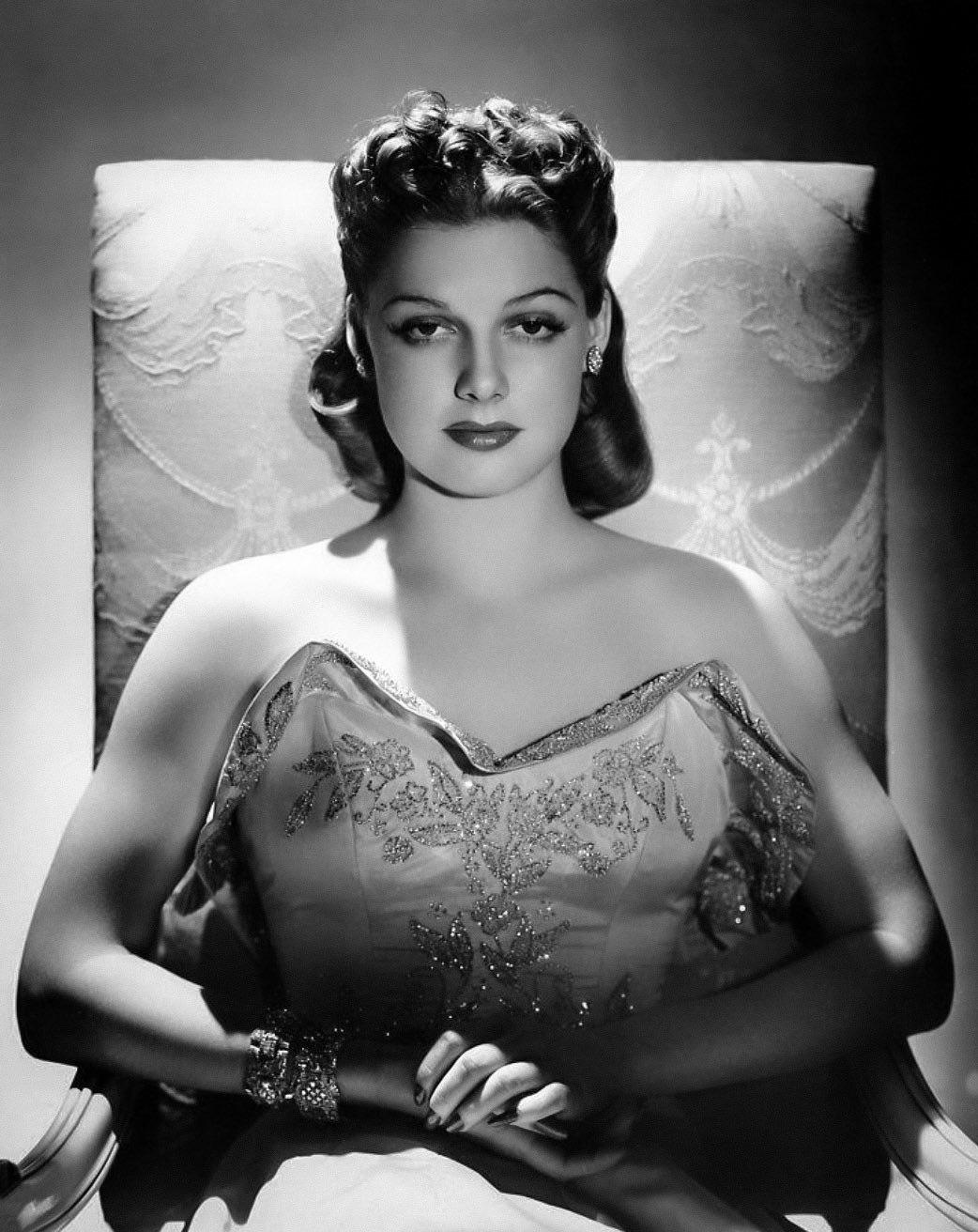 Ann Sheridan Photographed By George Hurrell 1942 Myconfinedspace Myconfinedspace