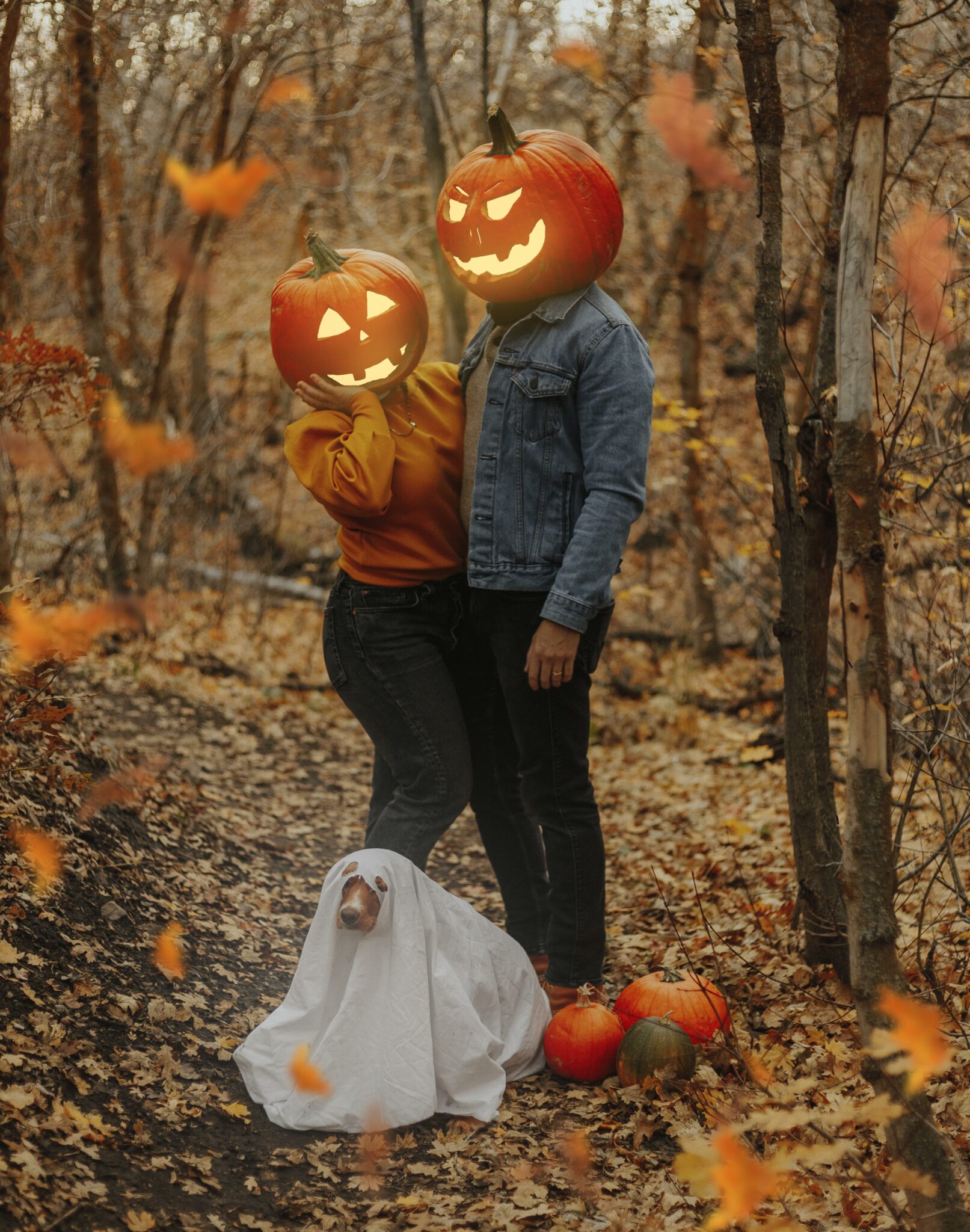 Halloween themed family photo - MyConfinedSpace MyConfinedSpace