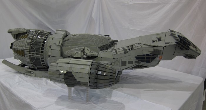 LEGO-Serenity-2.jpg (196 KB)