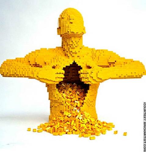 lego-sculpture.jpg (32 KB)