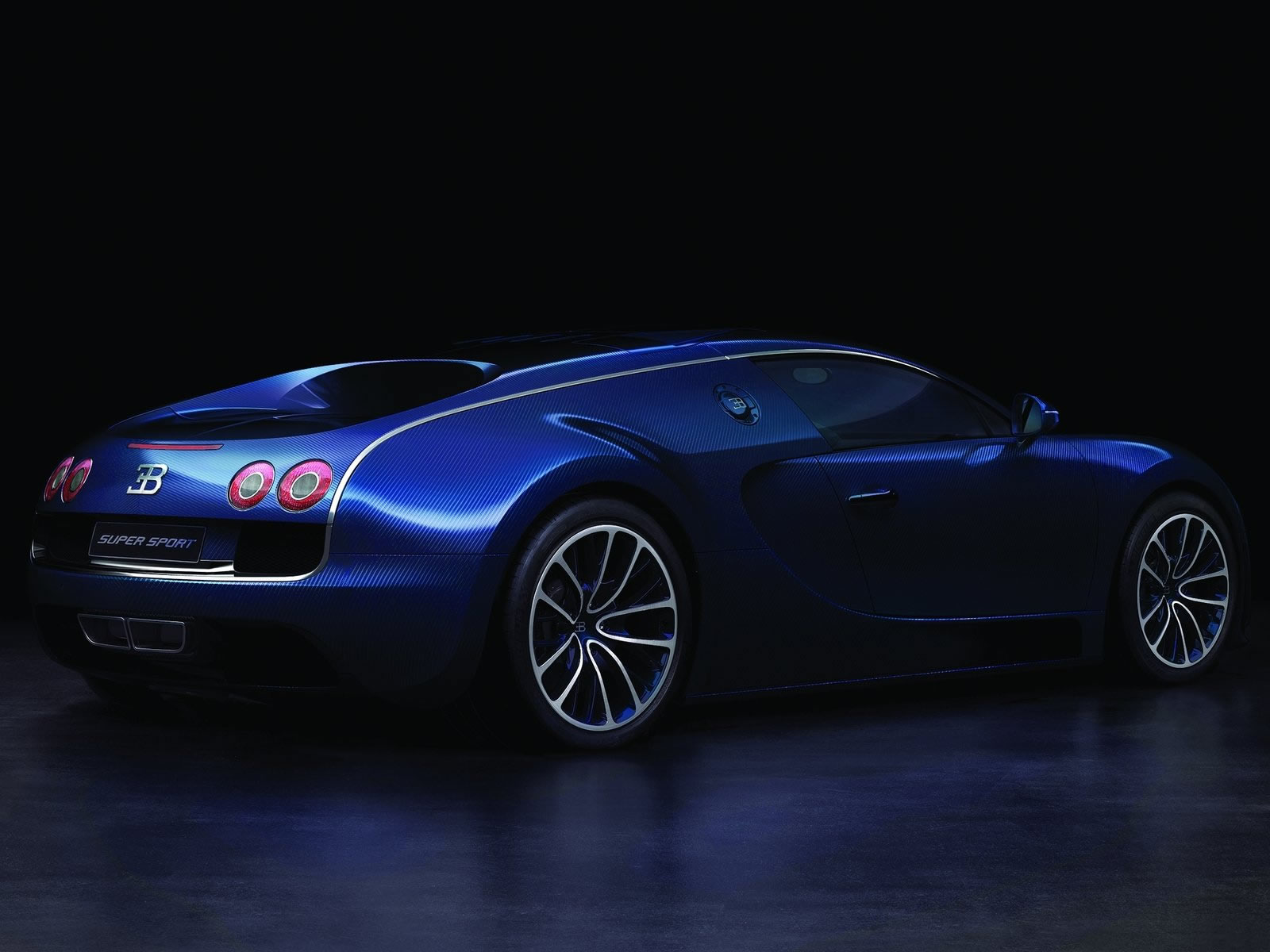 1288160157_1600x1200_side-blue-bugatti-veyron-super-sports.jpg