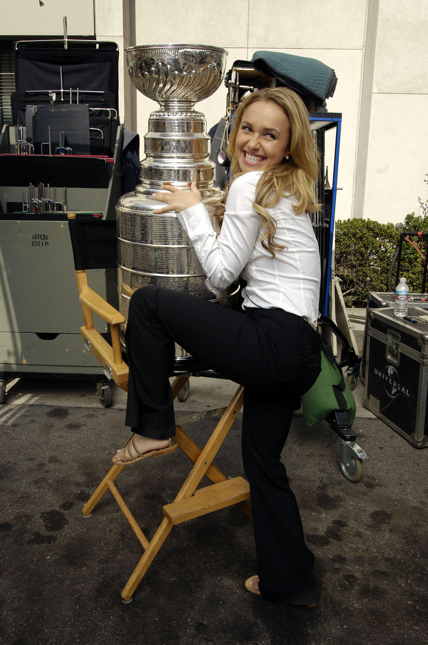 Hayden Panettiere With The Stanley Cup Myconfinedspace 