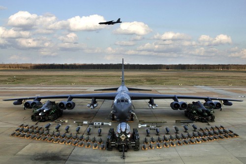 800px-B-52H_static_display_arms_06.jpg (96 KB)